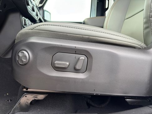 New 2026 Jeep Gladiator Mojave w/ Safety Group AWD/4WD image 15