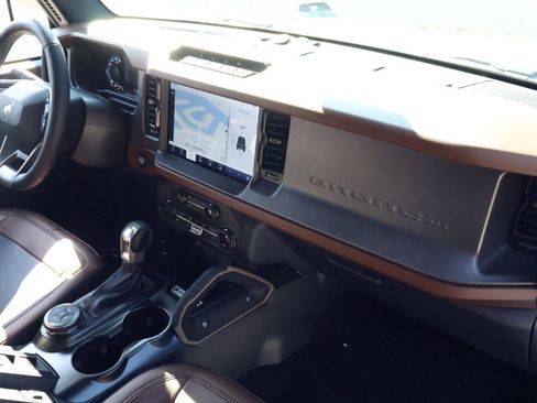 Used 2024 Ford Bronco Outer Banks image 25