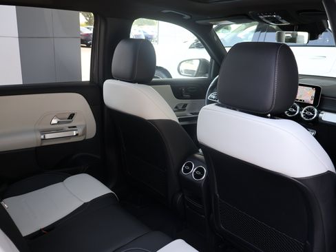 Certified 2021 Mercedes-Benz GLB 250 image 25