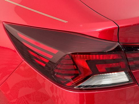 Used 2020 Hyundai Elantra SEL FWD image 34
