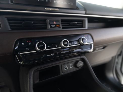 Used 2024 Honda Pilot Elite image 14