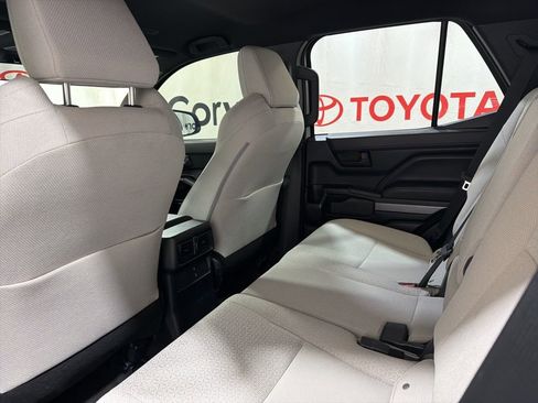 Used 2025 Toyota 4Runner SR5 image 19