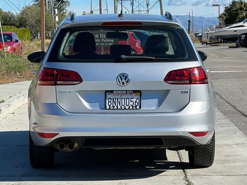 Used 2015 Volkswagen Golf TDI image 5
