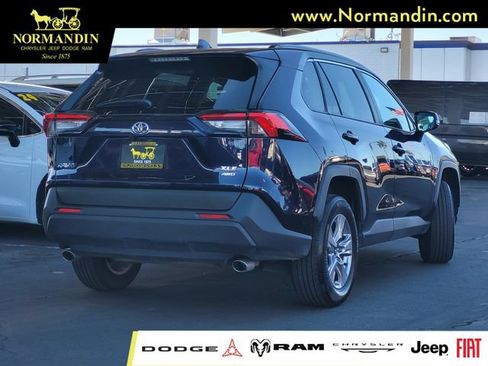 Used 2025 Toyota RAV4 XLE AWD/4WD image 4