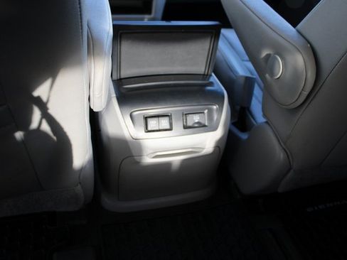 Used 2018 Toyota Sienna Limited image 35