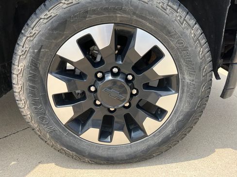 Used 2020 Chevrolet Silverado 2500 Custom w/ Custom Value Package AWD/4WD image 8