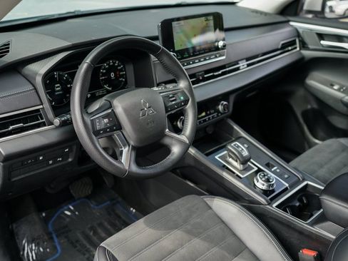 Used 2023 Mitsubishi Outlander LE AWD/4WD image 19