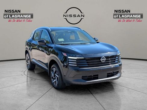 New 2026 Nissan Kicks SV image 3