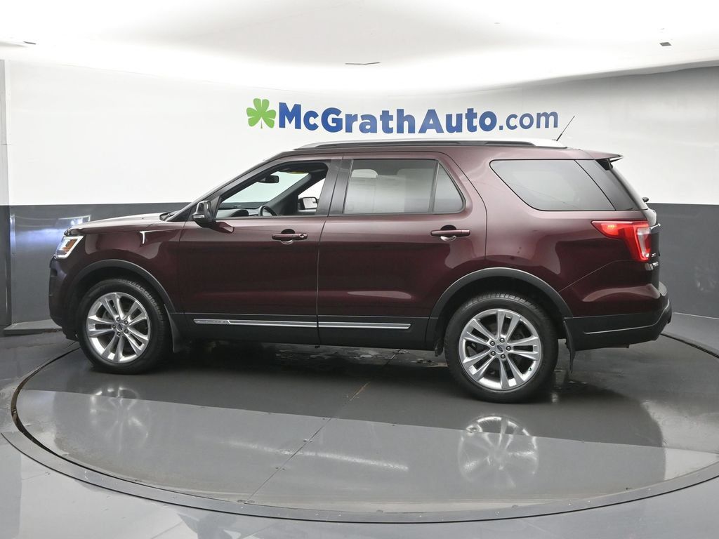 Used 2018 Ford Explorer XLT w/ Equipment Group 202A AWD/4WD image 23
