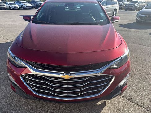 Used 2025 Chevrolet Malibu LT FWD image 2