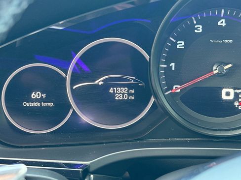 Used 2022 Porsche Cayenne Coupe image 25