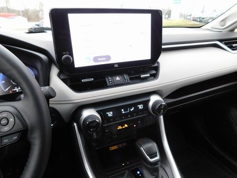 Used 2025 Toyota RAV4 Limited image 36