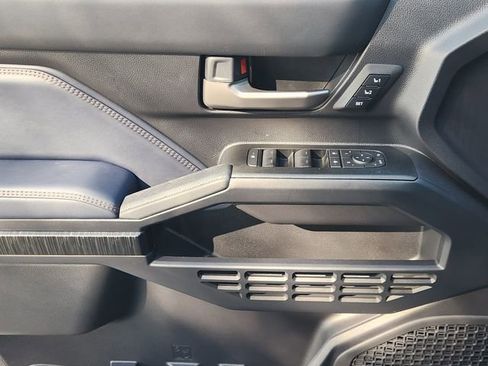 New 2026 Toyota 4Runner 4WD image 17