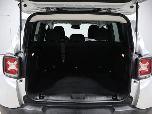 Used 2015 Jeep Renegade Trailhawk image 4