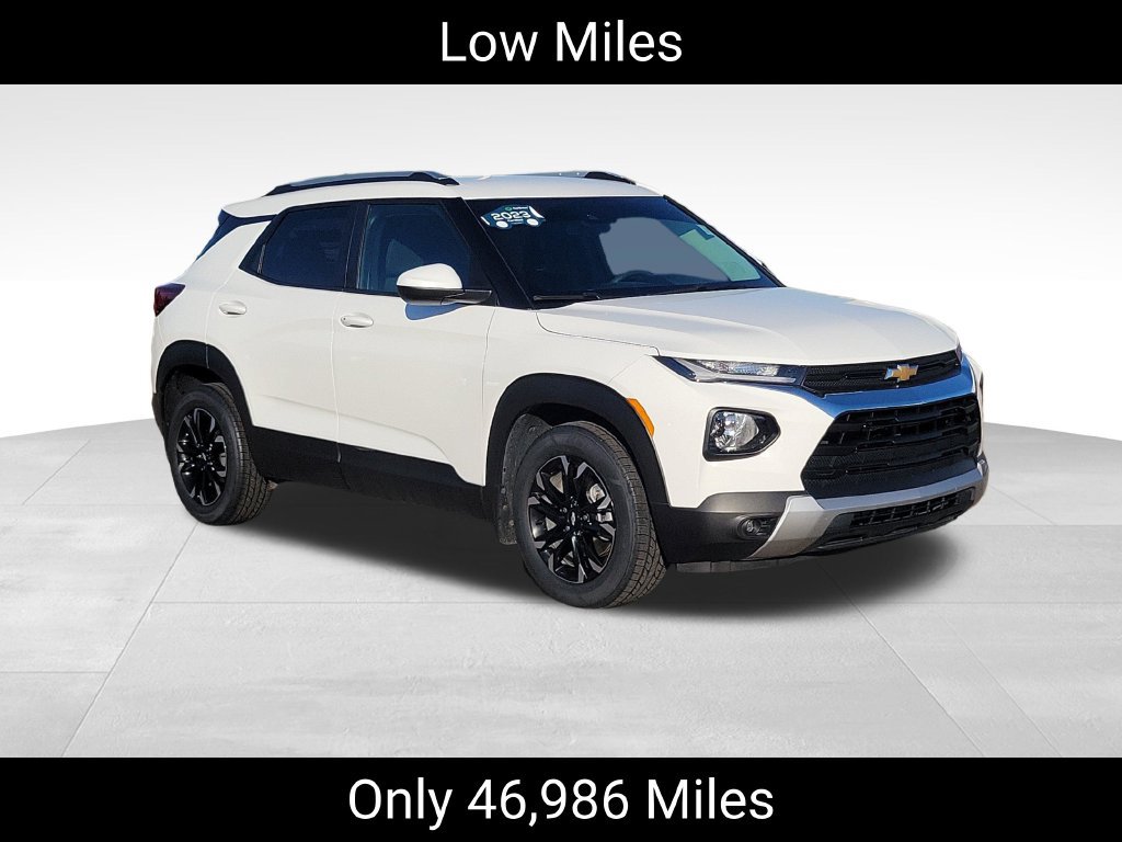 Used 2023 Chevrolet TrailBlazer LT FWD image 2