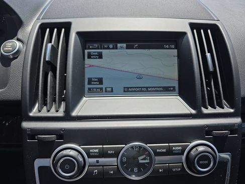 Used 2015 Land Rover LR2 AWD/4WD image 22