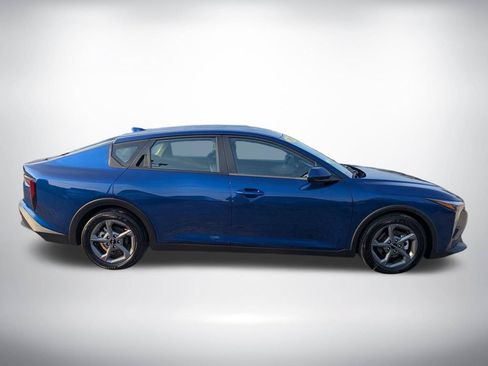 Used 2025 Kia K4 FWD image 2