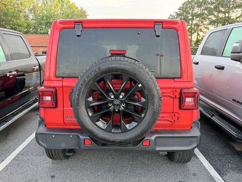 Used 2025 Jeep Wrangler Unlimited Sahara w/ Safety Group AWD/4WD image 4