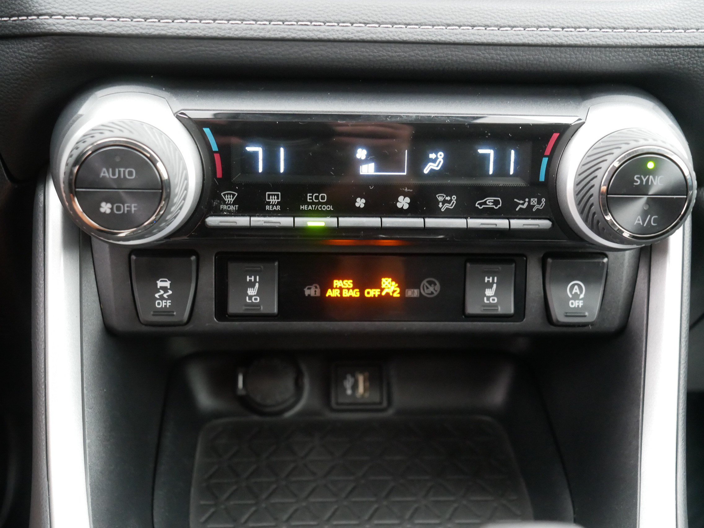 Used 2025 Toyota RAV4 XLE Premium w/ Weather Package AWD/4WD image 23