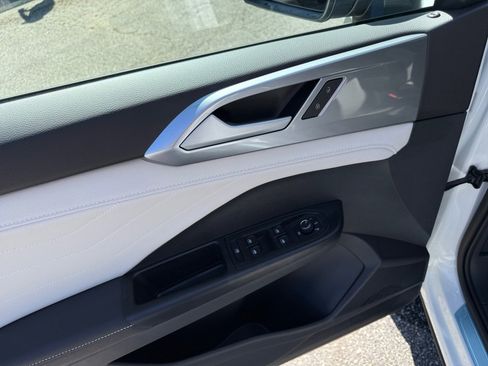 Certified 2025 Volkswagen Taos SEL w/ Black Wheel Plus Package image 31