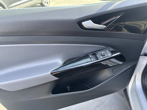 Used 2022 Volkswagen ID.4 Pro image 13