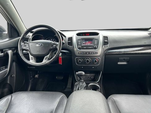 Used 2015 Kia Sorento LX image 13