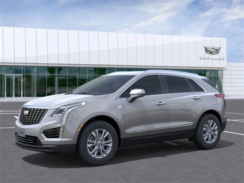 New 2026 Cadillac XT5 Luxury image 2