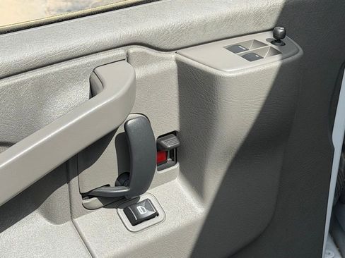 Used 2025 Chevrolet Express 3500 LT w/ LT Preferred Equipment Group image 30