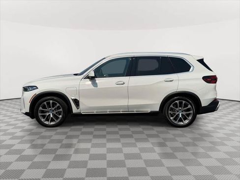 Used 2024 BMW X5 xDrive50e AWD/4WD image 4