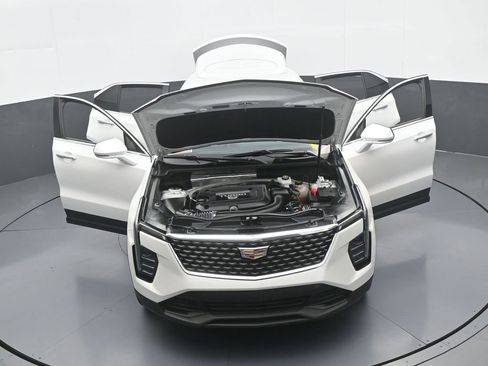 Used 2024 Cadillac XT4 Luxury w/ Cold Weather Package image 76