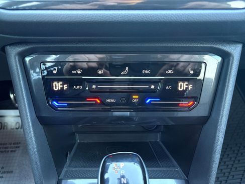 Certified 2024 Volkswagen Tiguan SE R-Line image 15