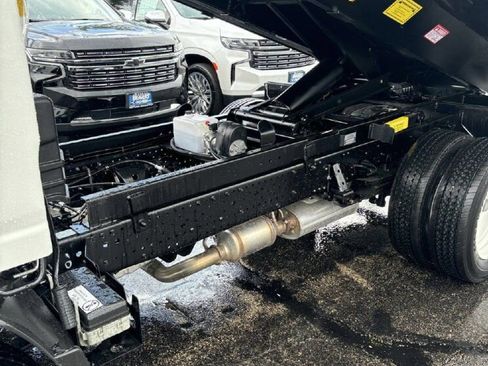 New 2025 Chevrolet Low Cab Forward image 6