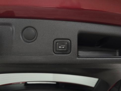 Used 2019 Chevrolet Equinox Premier AWD/4WD image 9