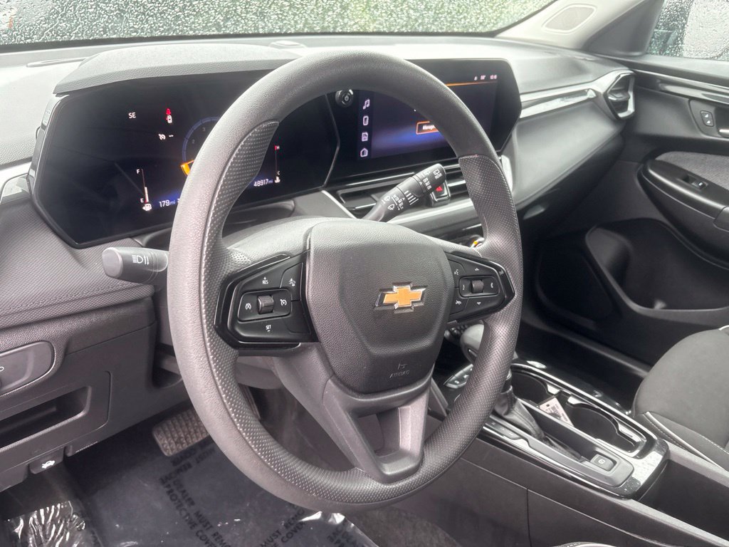 Used 2025 Chevrolet TrailBlazer LT AWD/4WD image 13
