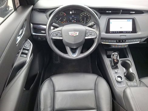 Used 2023 Cadillac XT4 Luxury w/ Cold Weather Package image 21