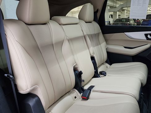 Certified 2024 Acura MDX SH-AWD w/ Technology Package image 22