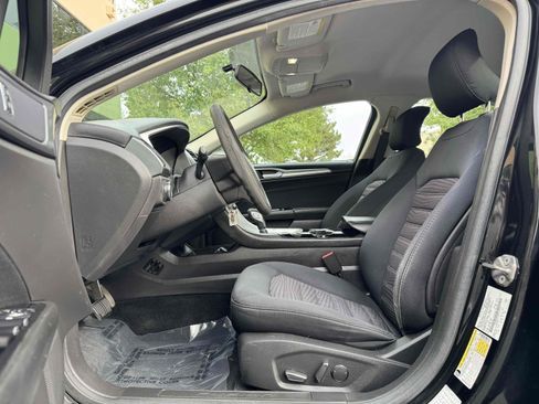 Used 2016 Ford Fusion SE image 4
