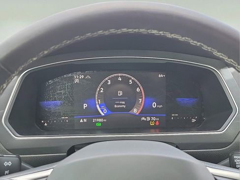 Used 2023 Volkswagen Tiguan SE image 18