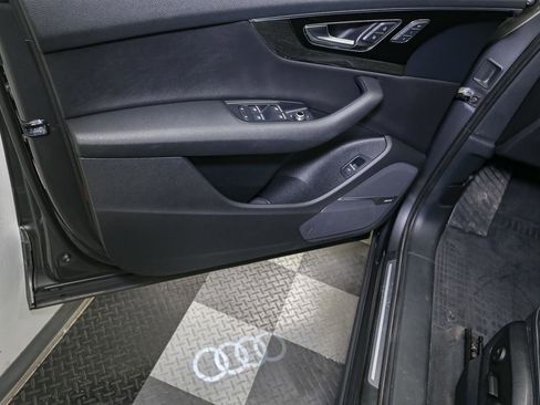 Used 2018 Audi Q7 3.0T Premium Plus w/ Premium Plus Package image 47