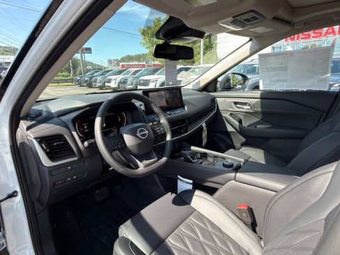 New 2026 Nissan Rogue Platinum AWD/4WD image 12
