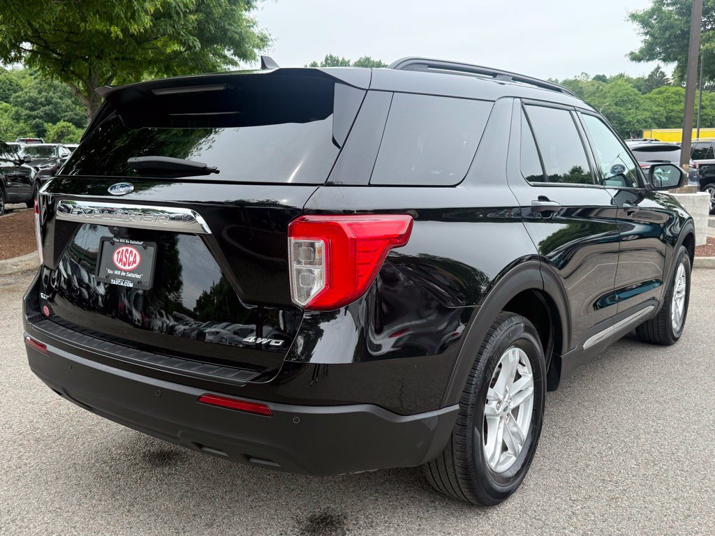 Used 2023 Ford Explorer XLT AWD/4WD image 8