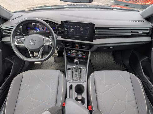 Used 2025 Volkswagen Jetta Sport FWD image 21