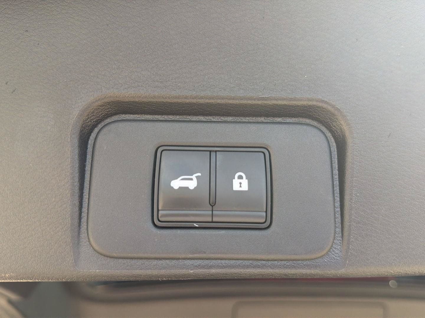 Used 2024 Nissan Rogue SV AWD/4WD image 34