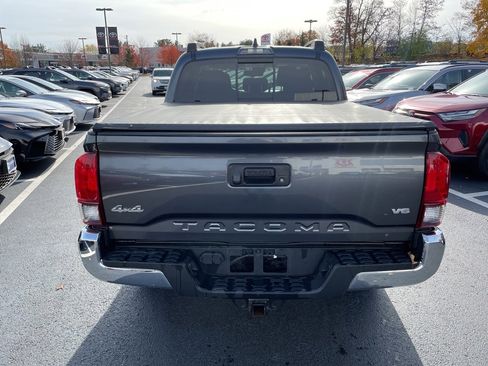 Certified 2022 Toyota Tacoma SR5 image 7