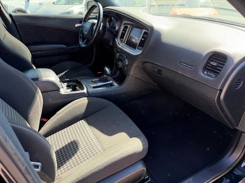 Used 2020 Dodge Charger R/T w/ Blacktop Package image 16