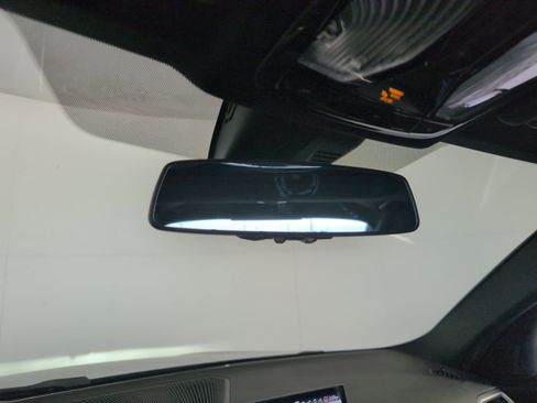 Used 2025 BMW 330i Sedan w/ Convenience Package image 16