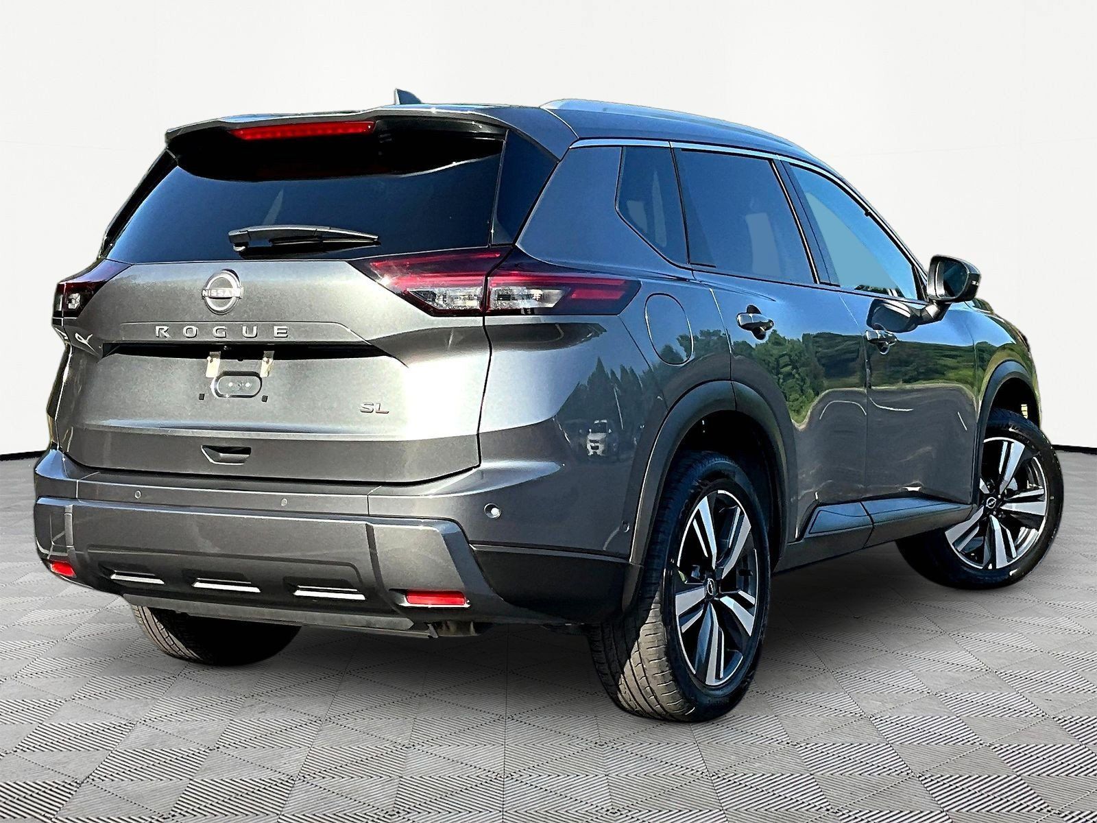 Used 2026 Nissan Rogue SL FWD image 6