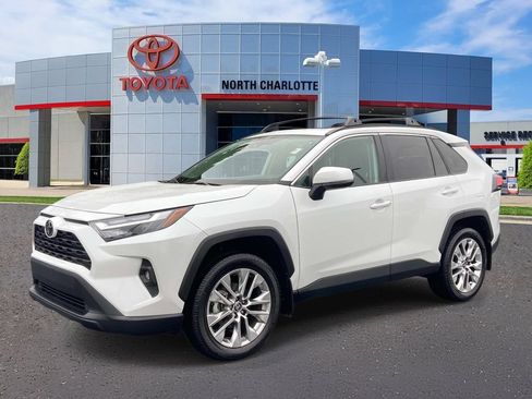 Used 2025 Toyota RAV4 XLE Premium w/ Weather Package FWD image 5