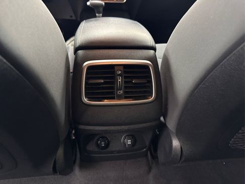 Used 2020 Kia Sorento S image 29