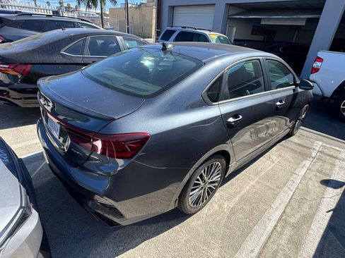 Used 2023 Kia Forte GT-Line w/ GT-Line Premium Package FWD image 3